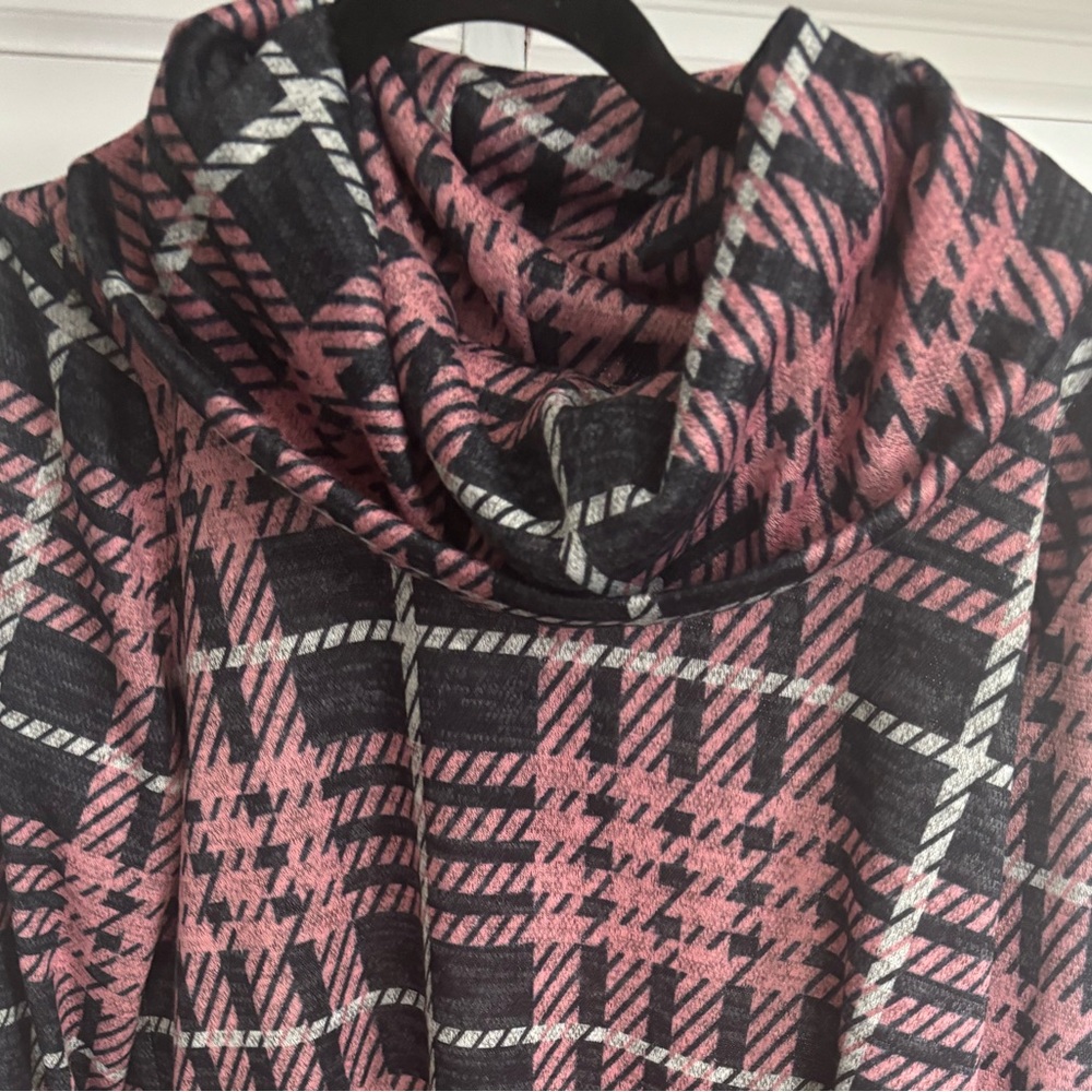 Pure Essence- Canadian Made Pink Houndstooth Cowl Neck Sweatshirt - Large